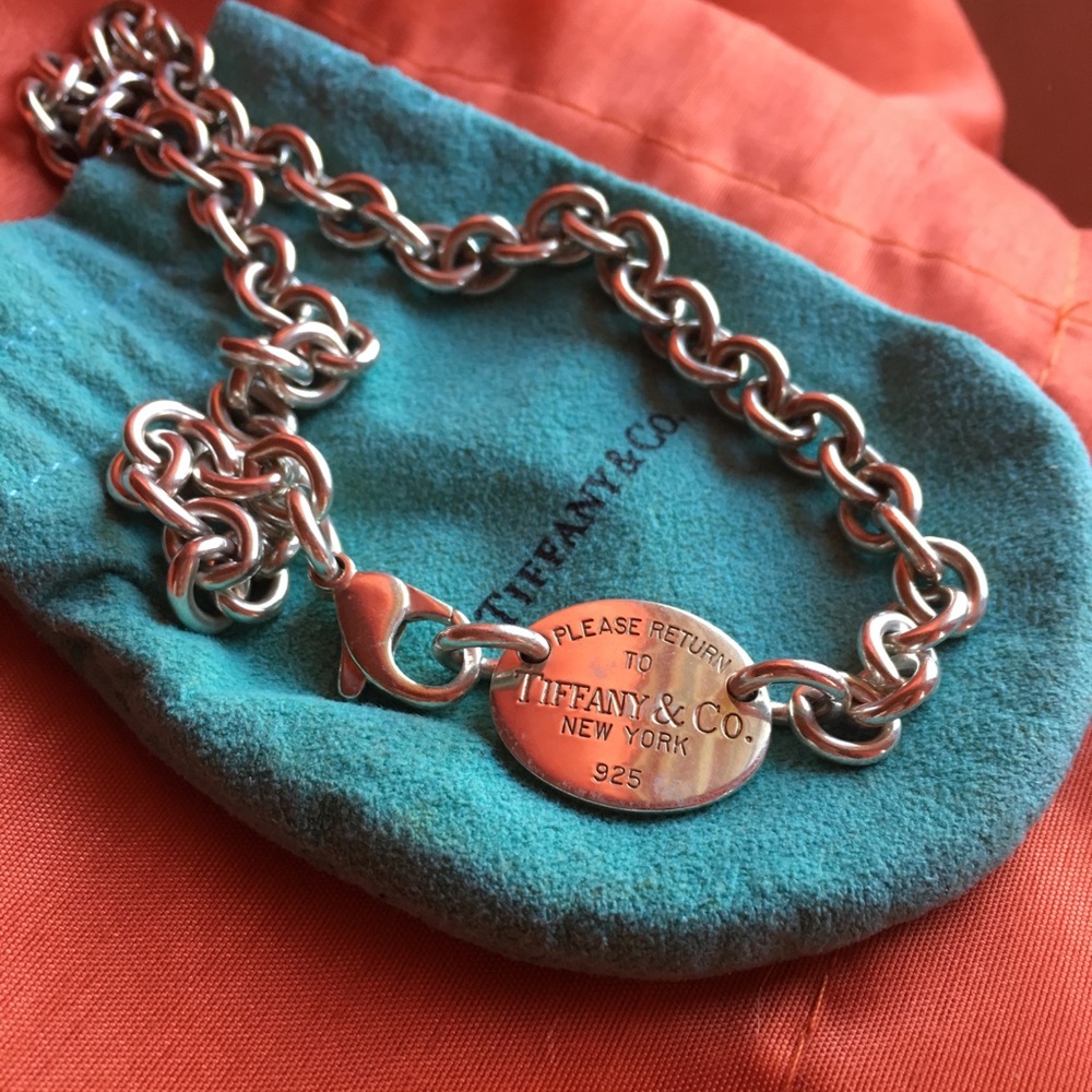 Authentic Tiffany&Co silver choker.